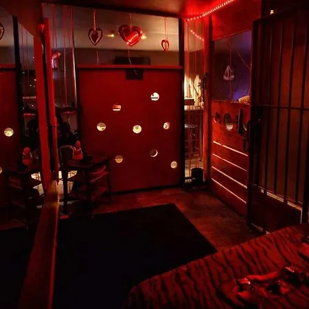 Expérience Sensuelle&immersive Pour 2 à 4 Pers Appartement *